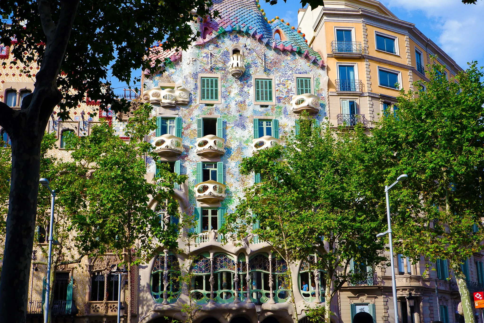 Visiter Barcelone en 5 jours - La façade colorée de la Casa Battló