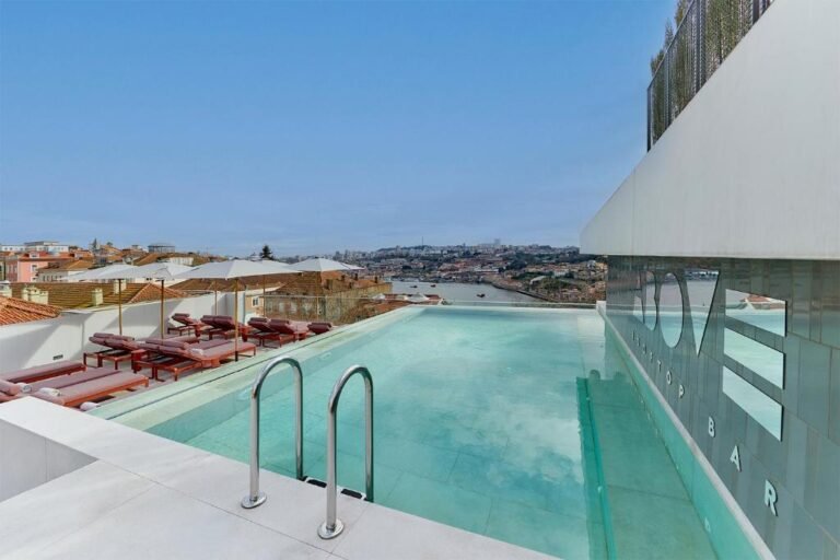 La piscine de l'Altis Porto Hotel