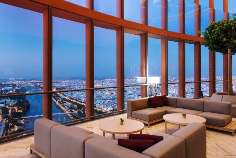 Vue du 37ème étage de l'hôtel Eurostars Torre Seville sur la ville de Séville
