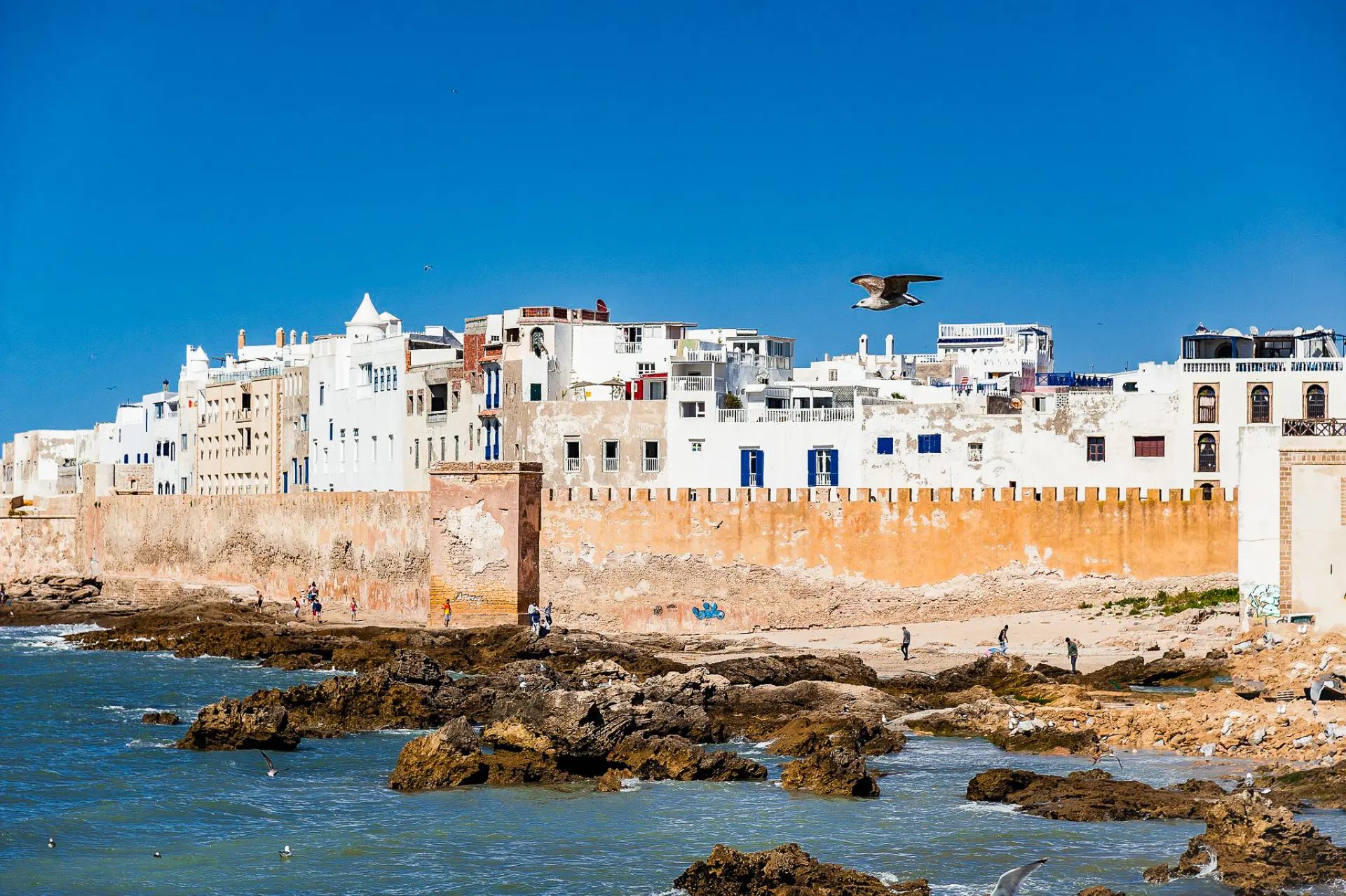 Les fortifications autour de la ville d'Essaouira, au bord de la mer, au Maroc