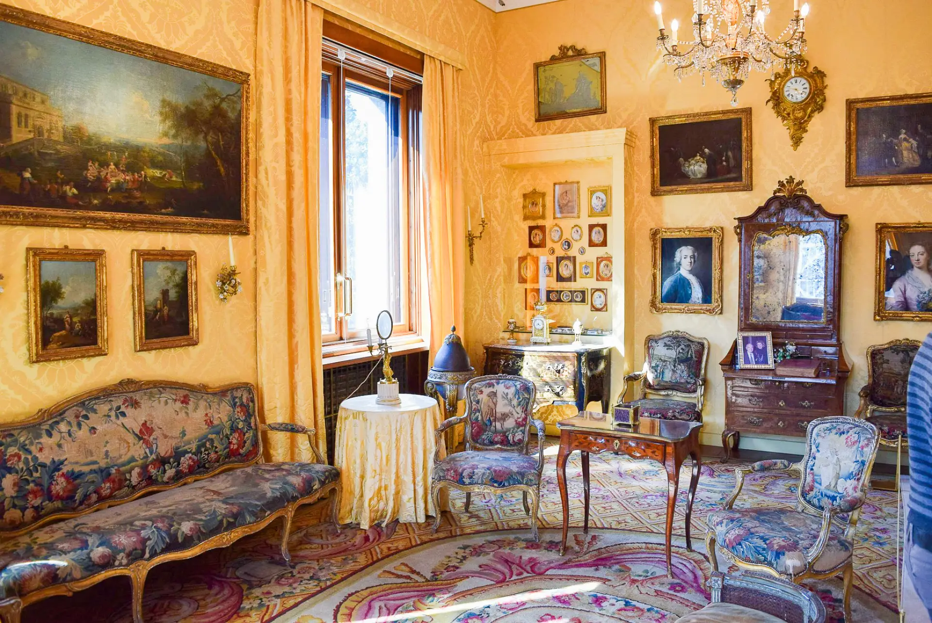Intérieur d'une pièce de la Villa Necchi Campiglio à Milan