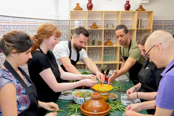 Cours de cuisine avec un chef local de Marrakech au Maroc