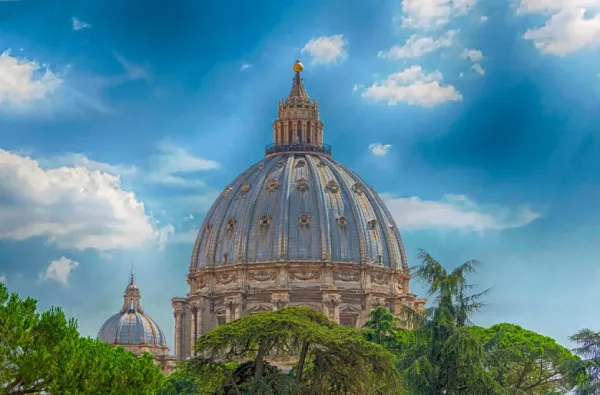 Visite de la Basilique Saint-Pierre, ascension du Dôme et visite des souterrains à Rome en Italie